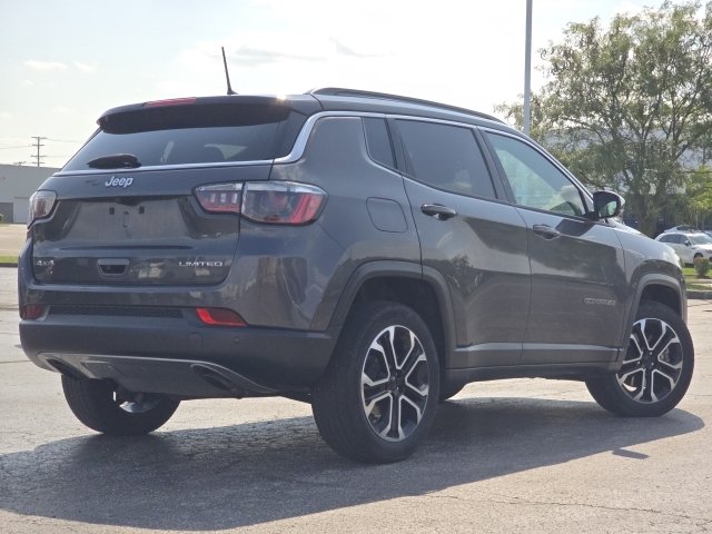 Used 2023 Jeep Compass Limited AWD/4WD image 12