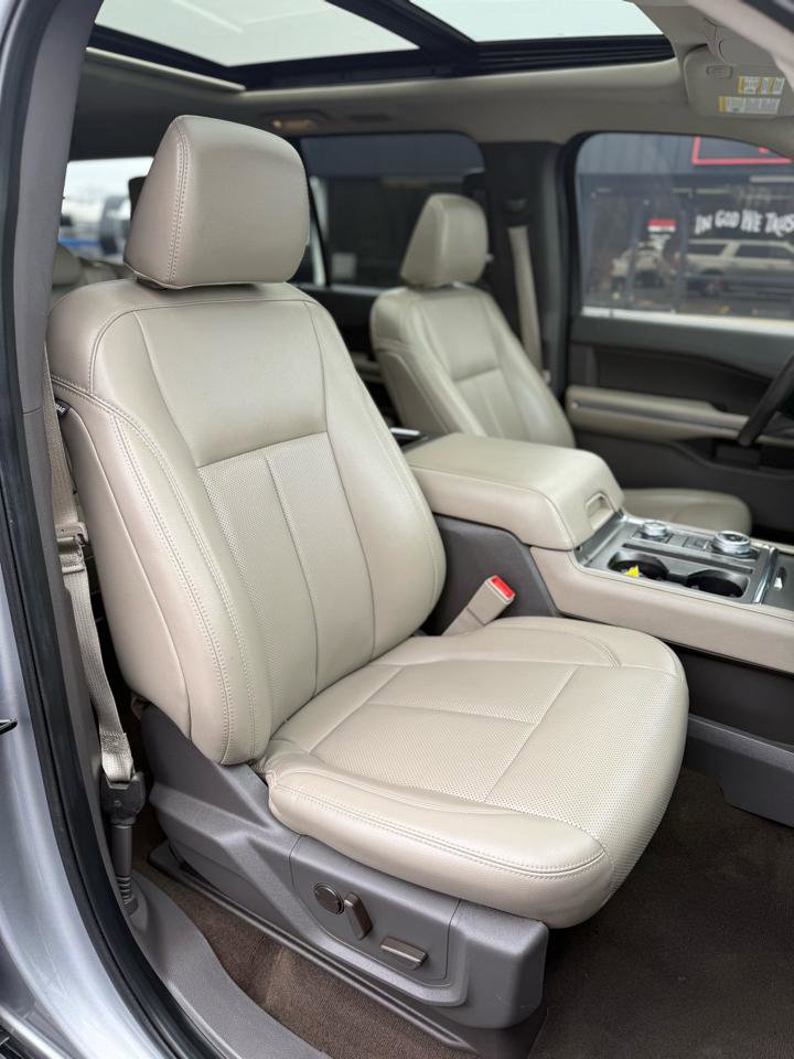 Used 2021 Ford Expedition Max XLT image 11