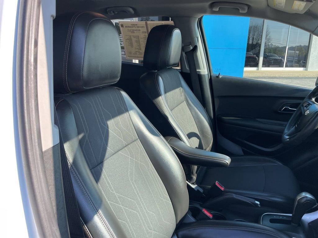 Used 2022 Chevrolet Trax LT AWD/4WD image 26