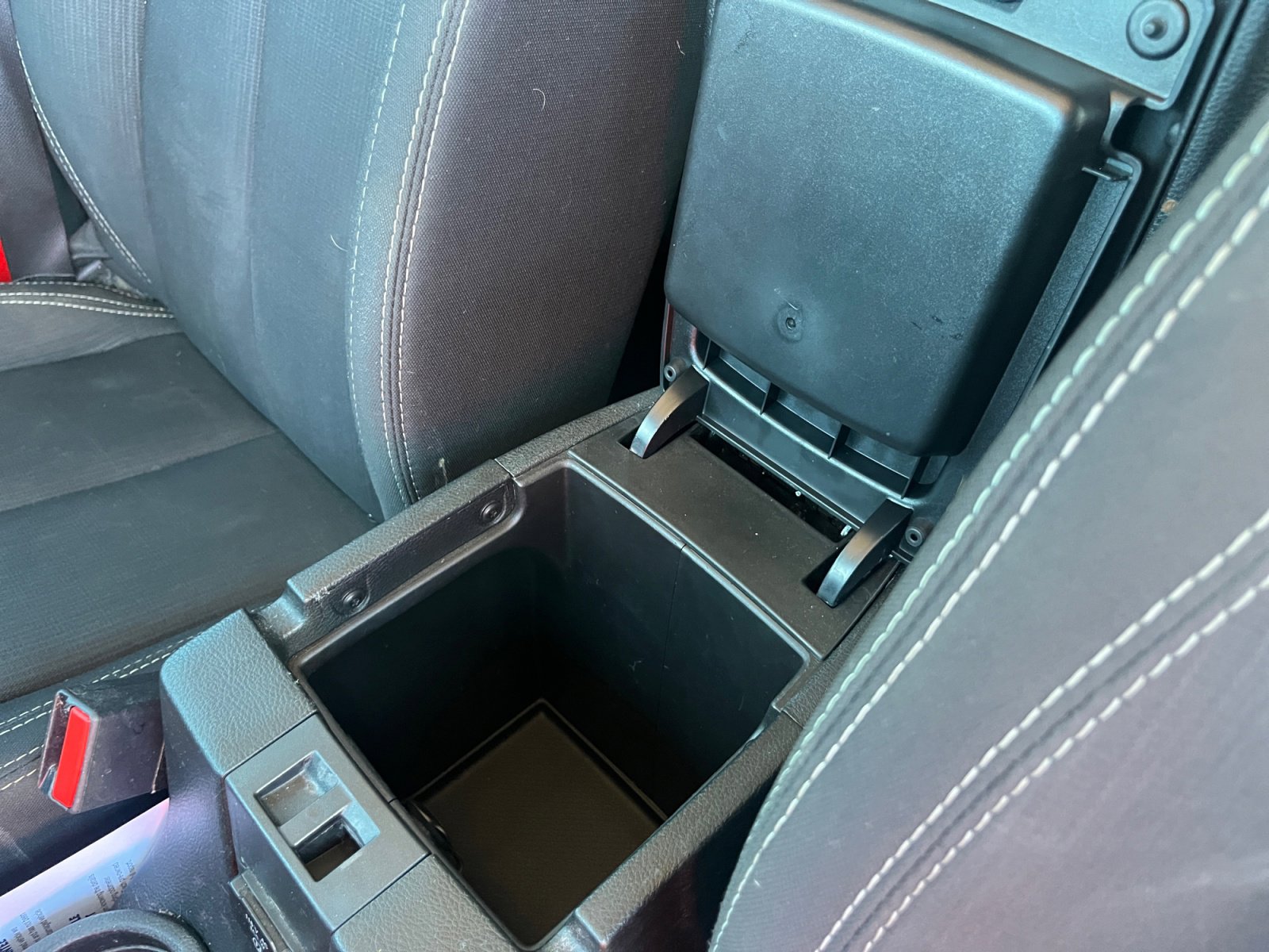 Used 2017 Jeep Wrangler Unlimited Rubicon w/ Connectivity Group image 15