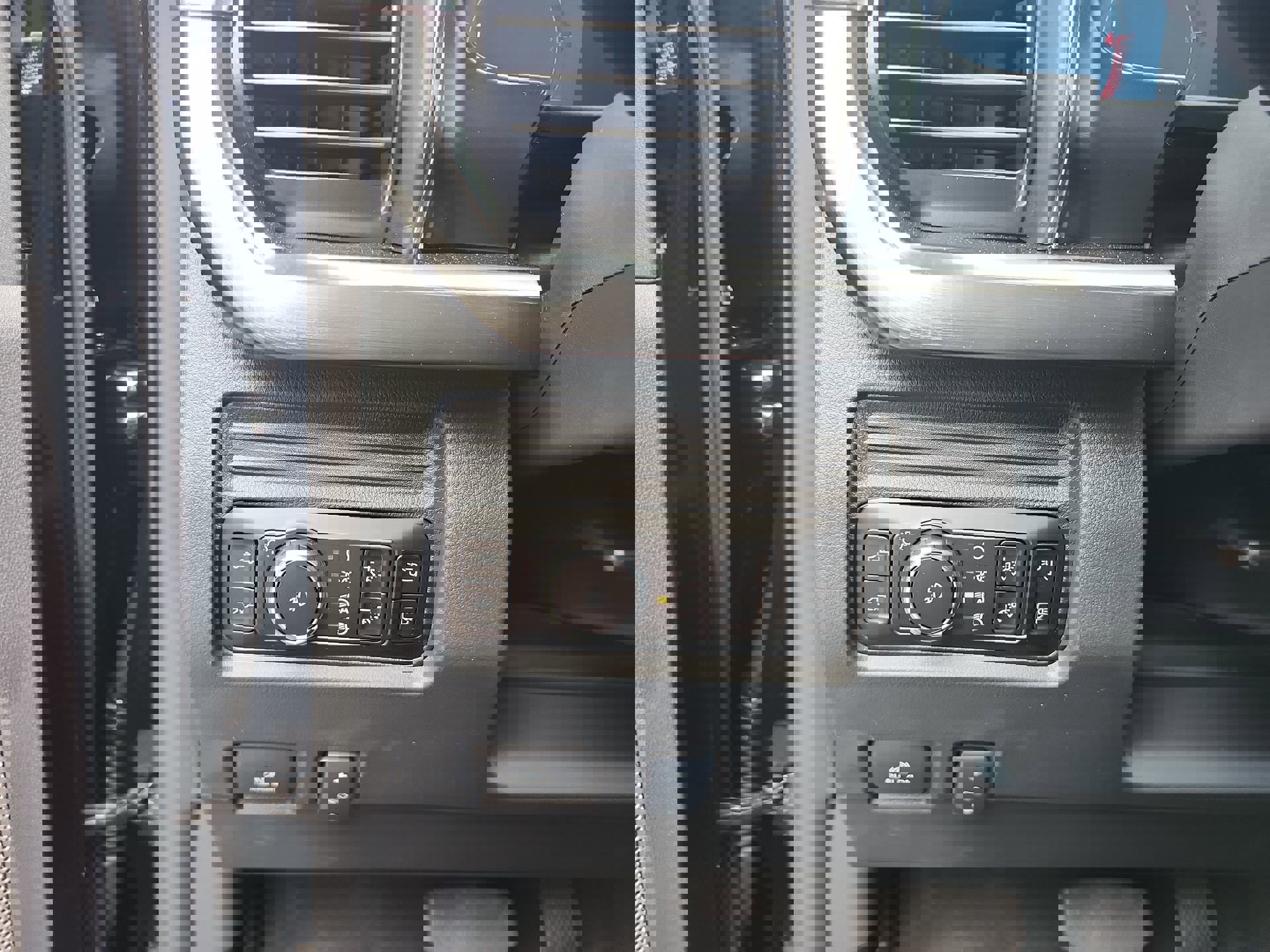 New 2026 Ford F250 Lariat image 12