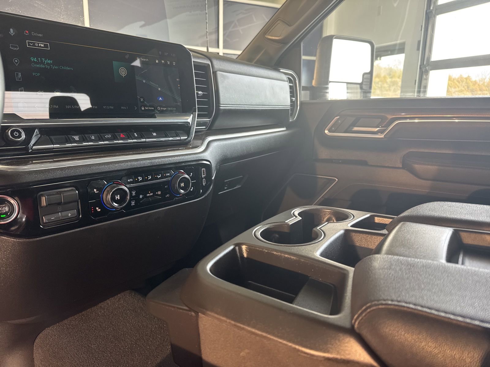 Used 2025 Chevrolet Silverado 2500 LT w/ Convenience Package image 30