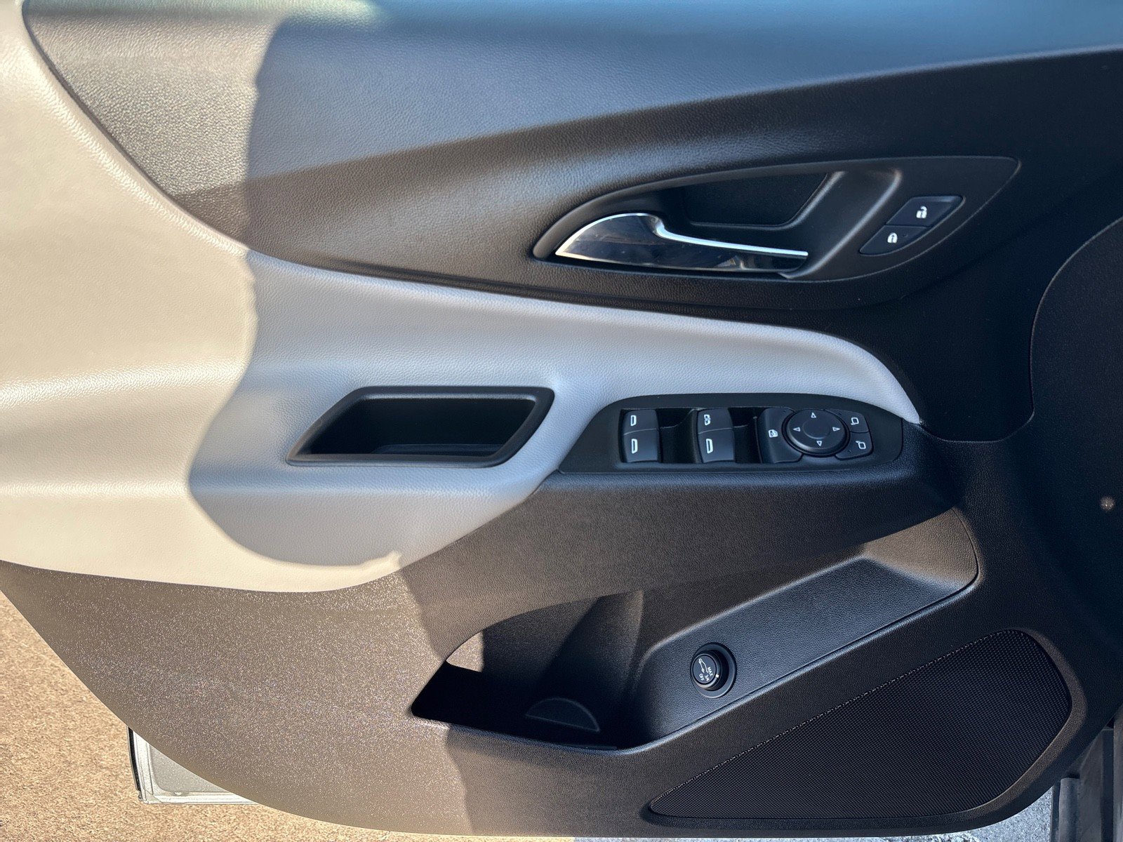 Used 2024 Chevrolet Equinox LT image 12