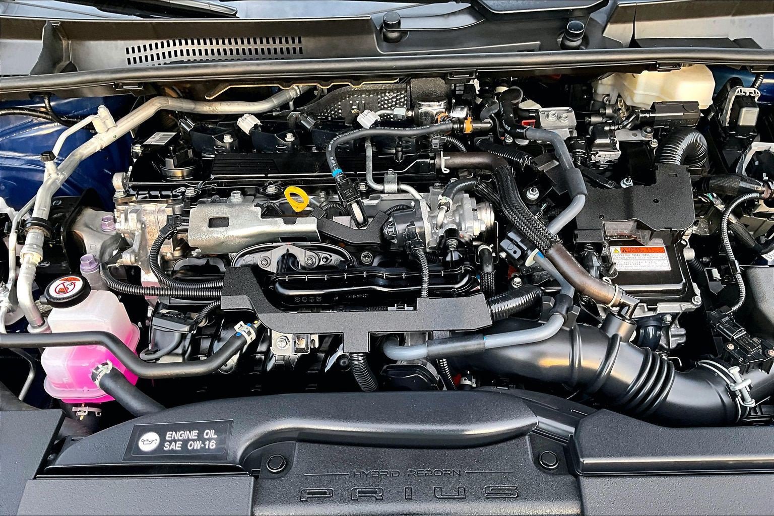 Used 2025 Toyota Prius XLE FWD image 10