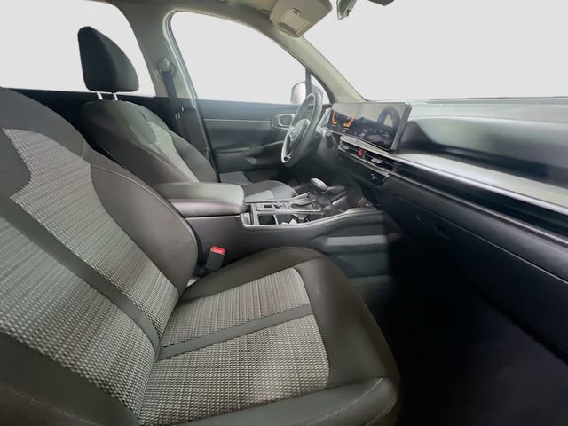 Certified 2025 Kia Sorento LX FWD image 28