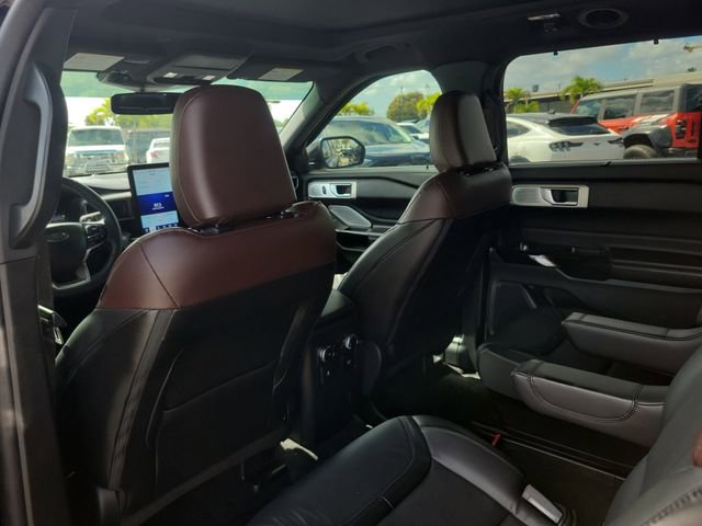 Certified 2023 Ford Explorer Platinum w/ Technology Package image 10