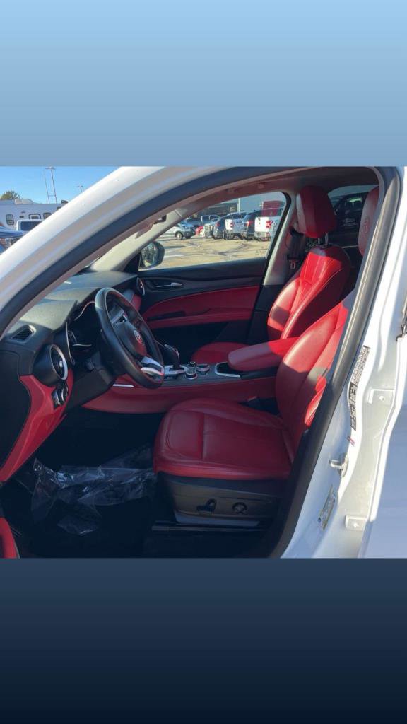 Used 2021 Alfa Romeo Stelvio Ti w/ Nero Edizione image 2