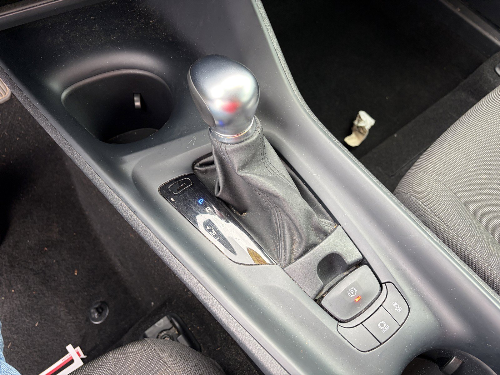 Used 2020 Toyota C-HR LE FWD image 20