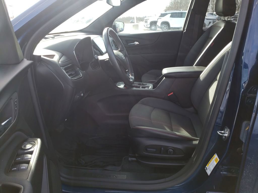 Used 2022 Chevrolet Equinox RS w/ Infotainment Package image 10