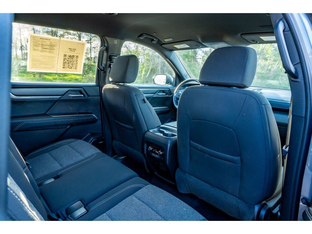 Used 2025 GMC Acadia Elevation image 16