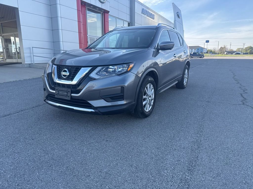 Used 2017 Nissan Rogue SV w/ SV Premium Package image 3