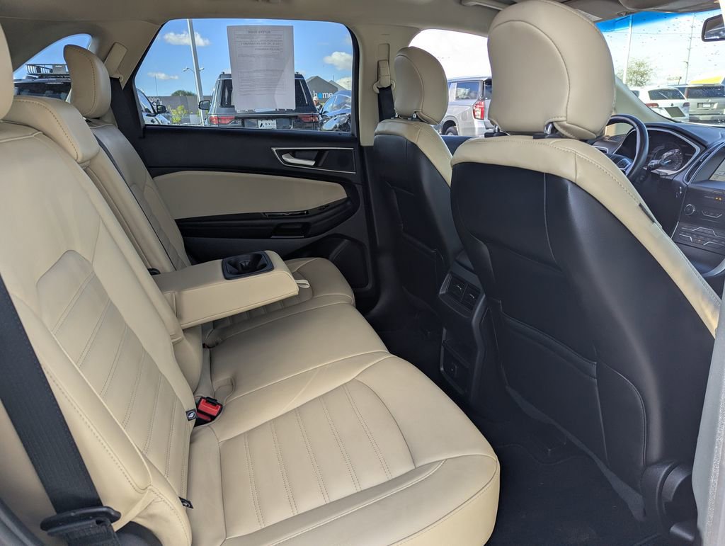 Used 2019 Ford Edge SEL w/ Equipment Group 201A AWD/4WD image 32