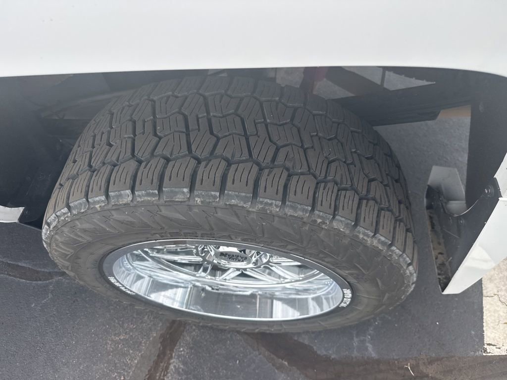 Used 2018 Chevrolet Silverado 1500 LT w/ All Star Edition AWD/4WD image 6