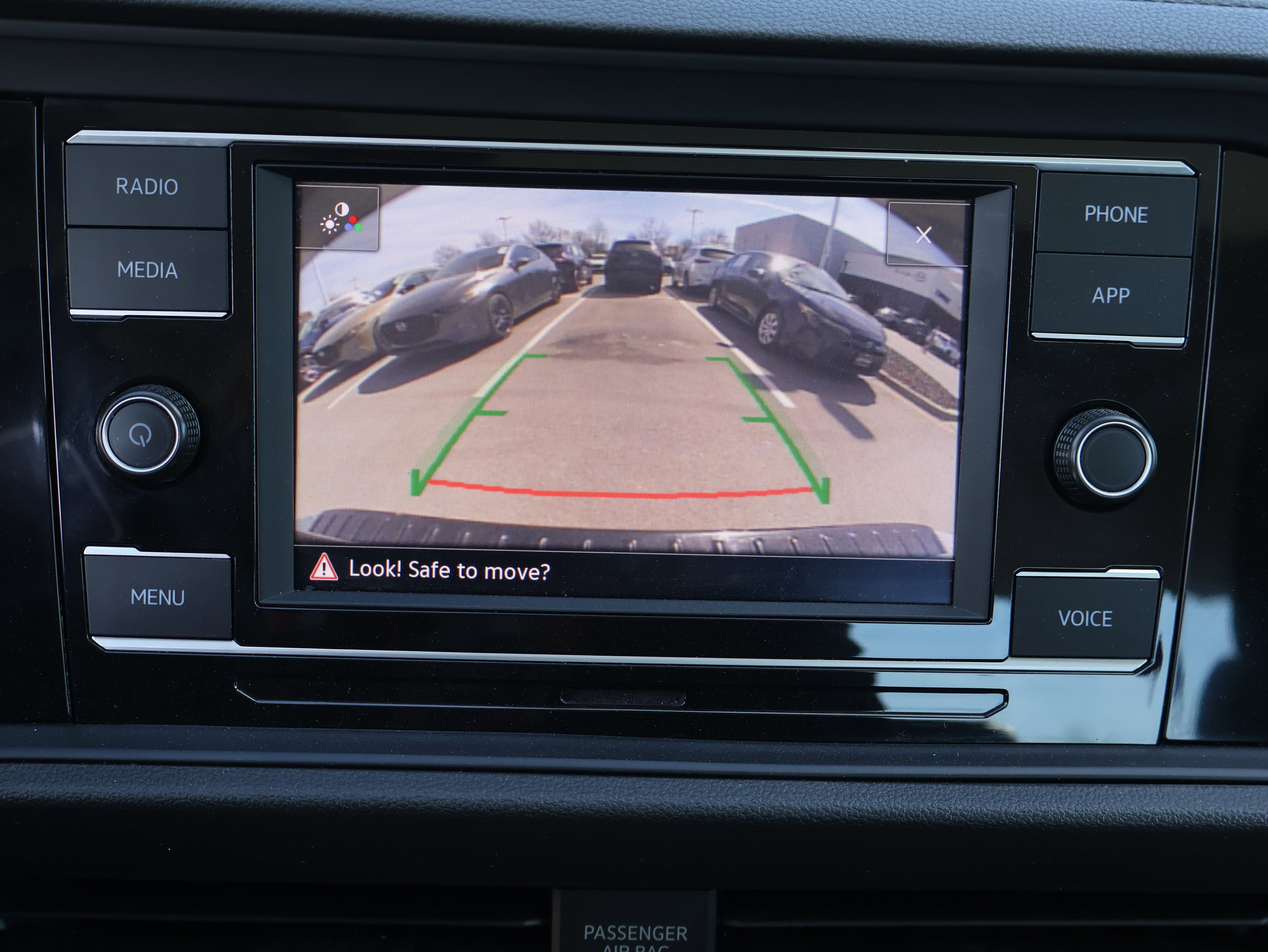 Used 2024 Volkswagen Jetta SE w/ Panoramic Sunroof Package image 24