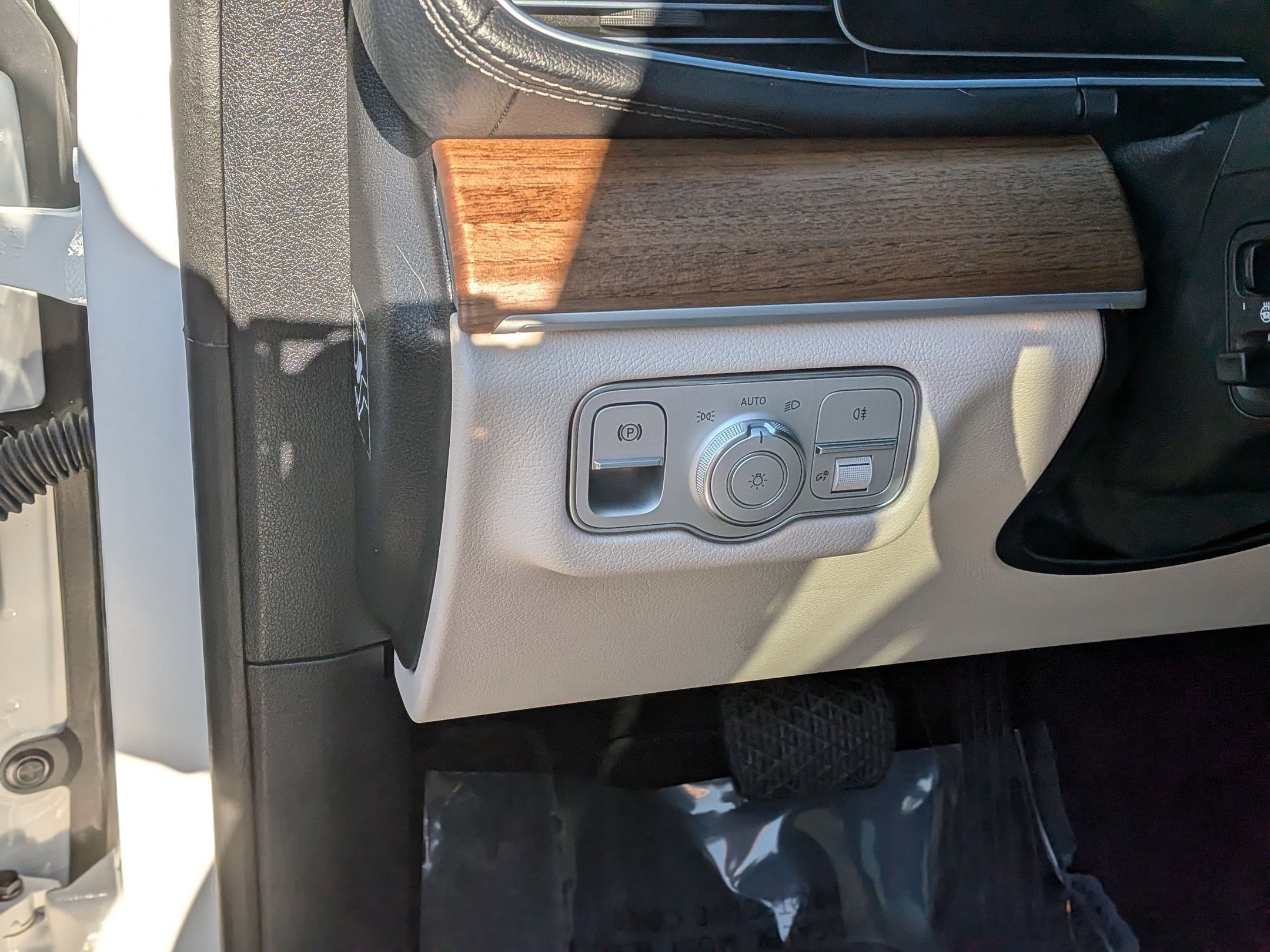 Certified 2025 Mercedes-Benz GLS 450 4MATIC image 15