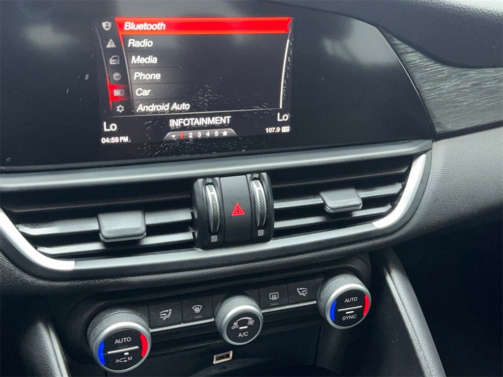 Used 2019 Alfa Romeo Giulia image 26