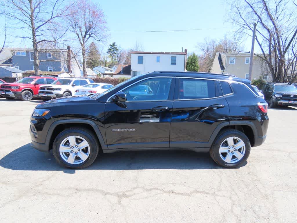 Used 2022 Jeep Compass Latitude image 3