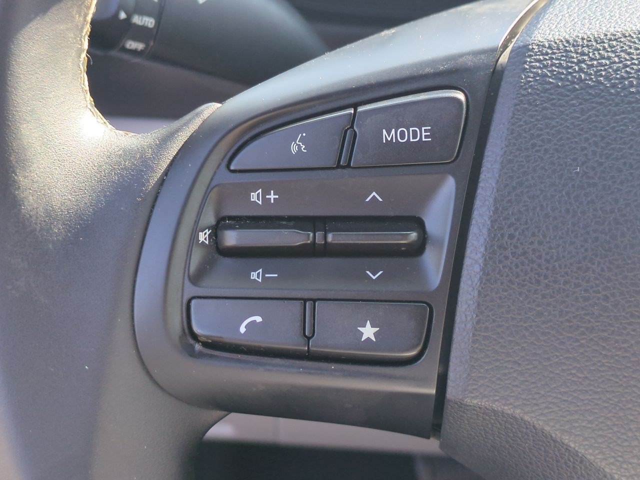 Used 2023 Hyundai Venue SEL FWD image 20