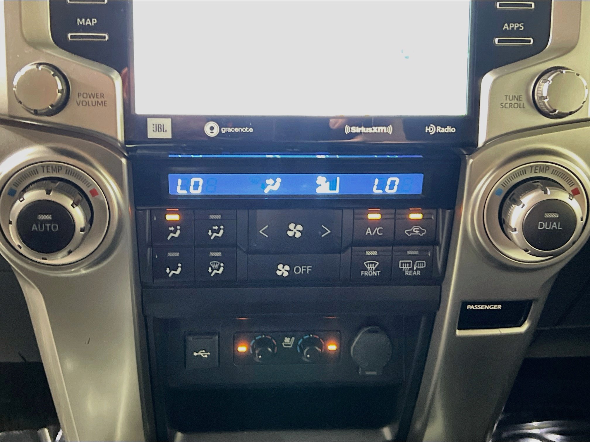 Used 2022 Toyota 4Runner Limited AWD/4WD image 26
