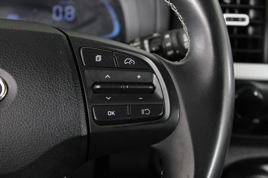 Certified 2023 Hyundai Venue Limited FWD image 28