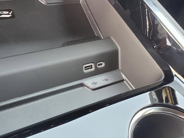 New 2026 Chevrolet Suburban Z71 w/ Comfort Package image 31