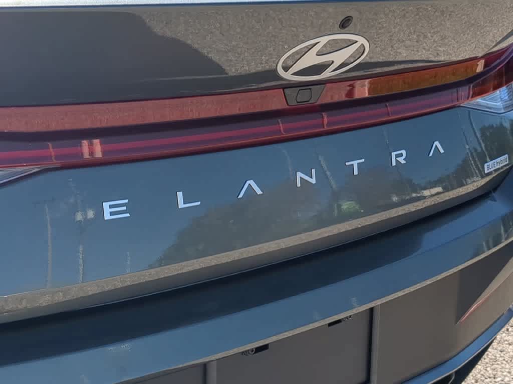 New 2026 Hyundai Elantra Hybrid FWD image 13