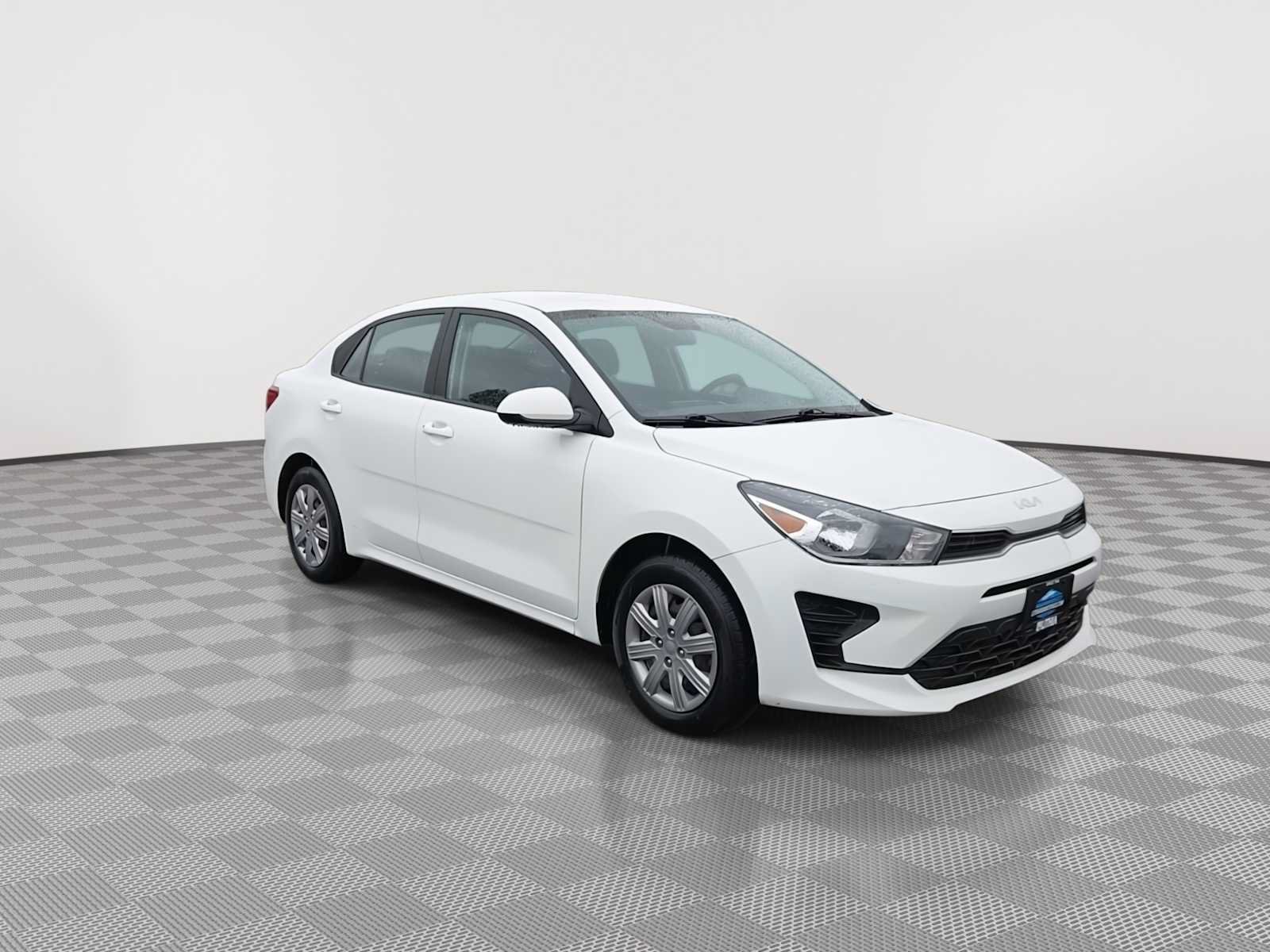 Used 2023 Kia Rio LX FWD image 2