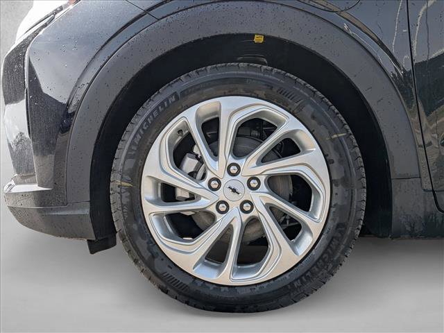 New 2027 Chevrolet Bolt LT image 18