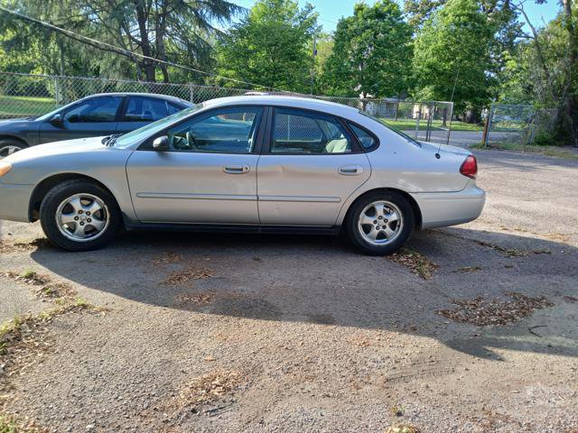 Used 2006 Ford Taurus SE