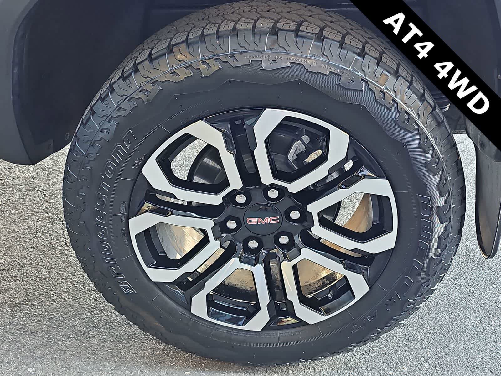 Used 2025 GMC Canyon AT4 w/ Nightfall Edition image 12