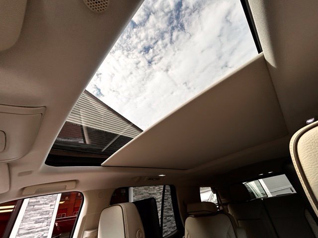 Used 2023 GMC Yukon Denali AWD/4WD image 31