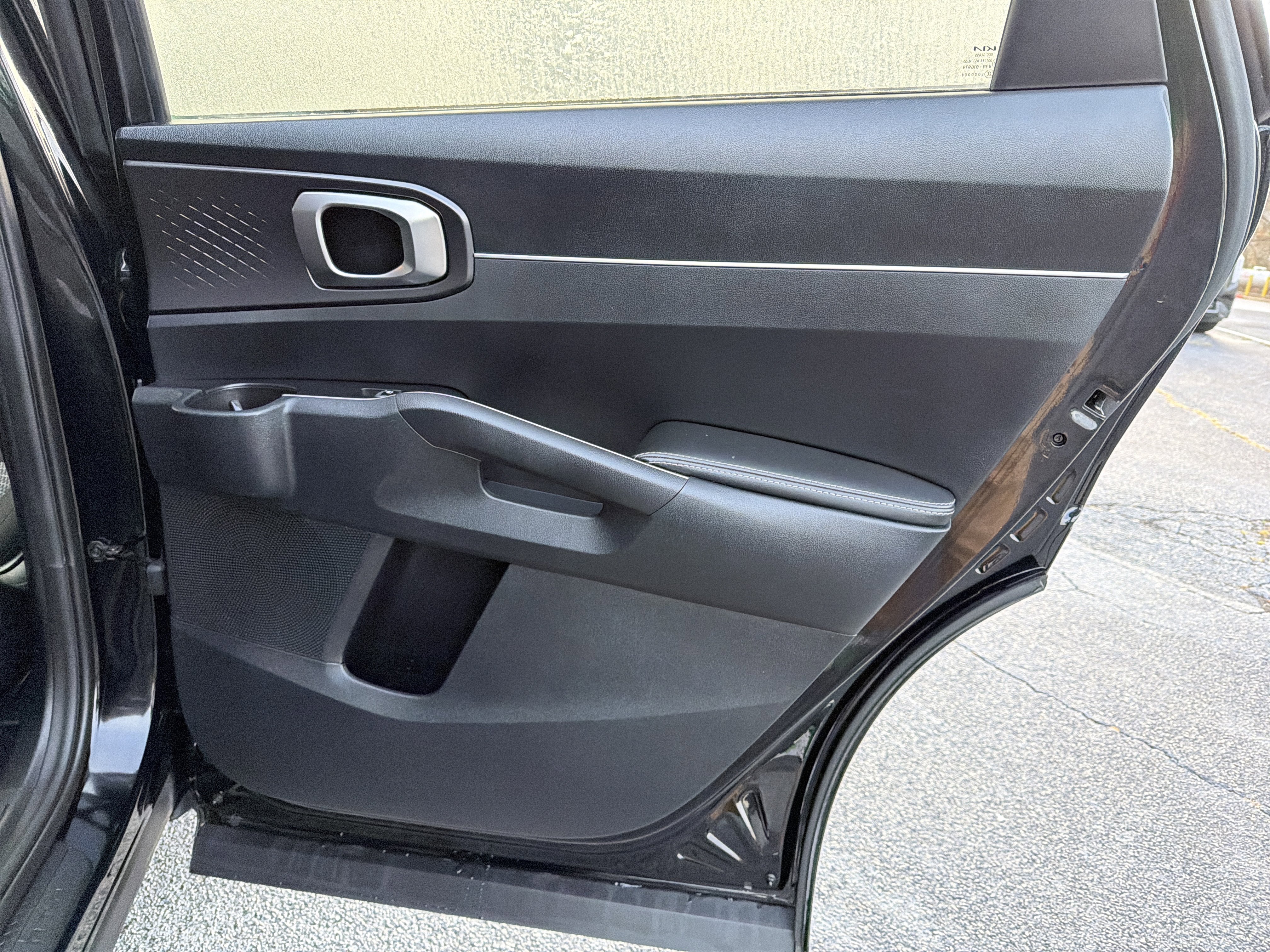 Used 2023 Kia Sorento LX image 16