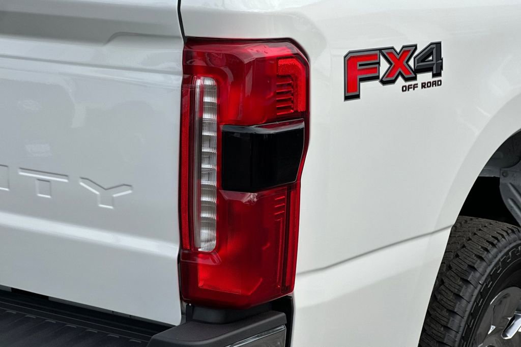 New 2026 Ford F250 Lariat w/ Chrome Package image 7