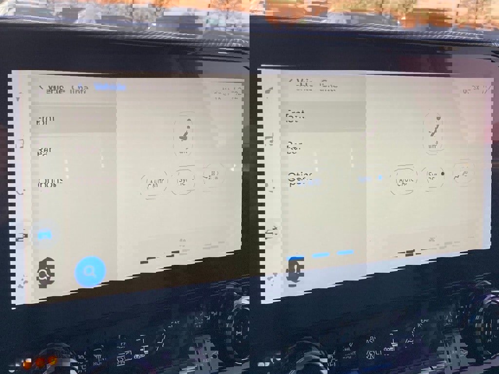 Used 2024 Toyota Highlander Platinum image 25