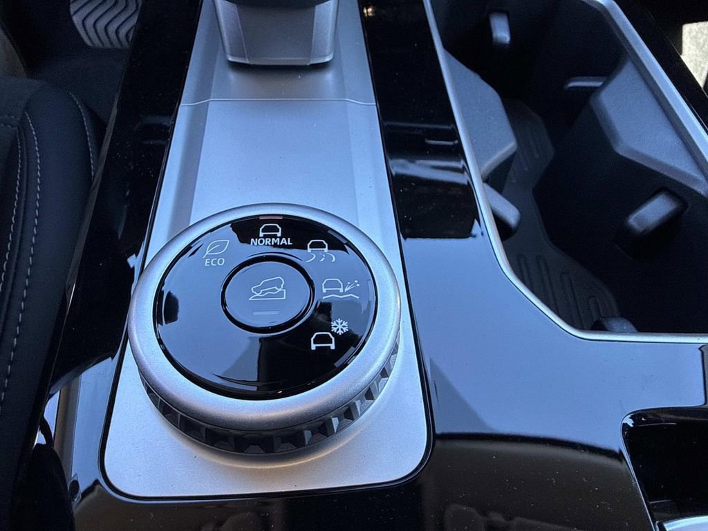 New 2026 Mitsubishi Outlander SE image 33