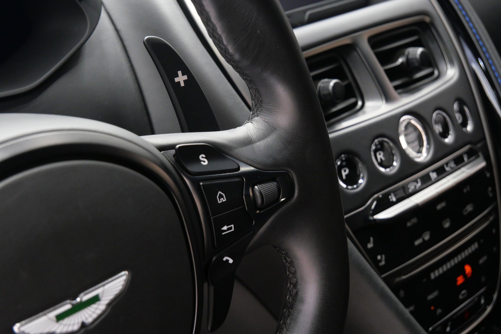 Used 2020 Aston Martin DBS Superleggera RWD image 27
