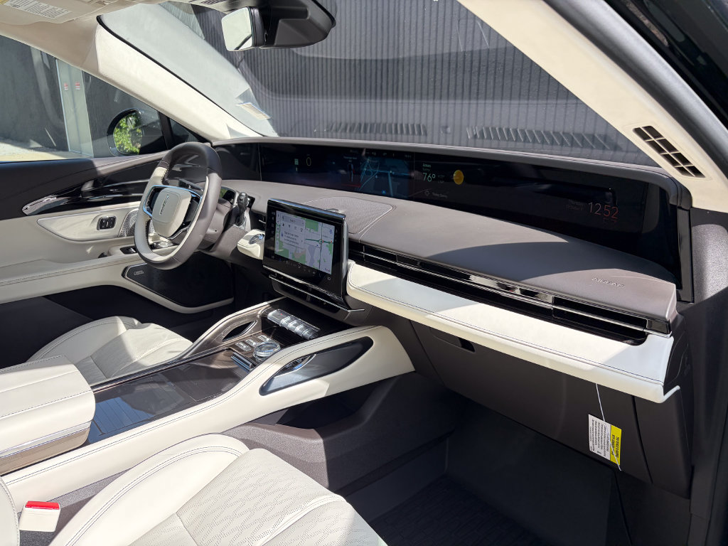New 2026 Lincoln Nautilus Black Label AWD/4WD image 32