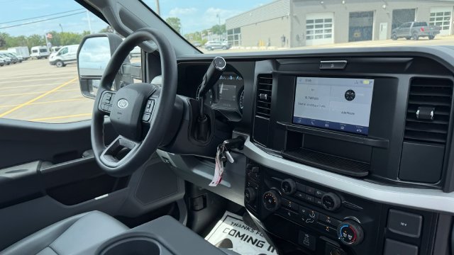 New 2026 Ford F350 XL w/ FX4 Off-Road Package AWD/4WD image 16