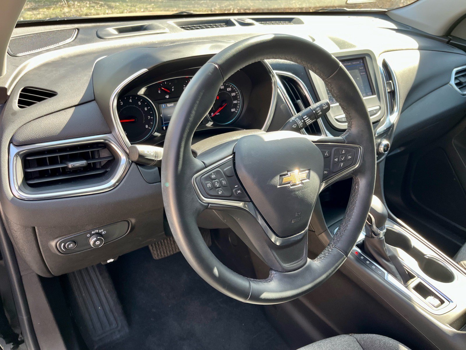 Used 2024 Chevrolet Equinox LT w/ LPO, Floor Liner Package FWD image 10