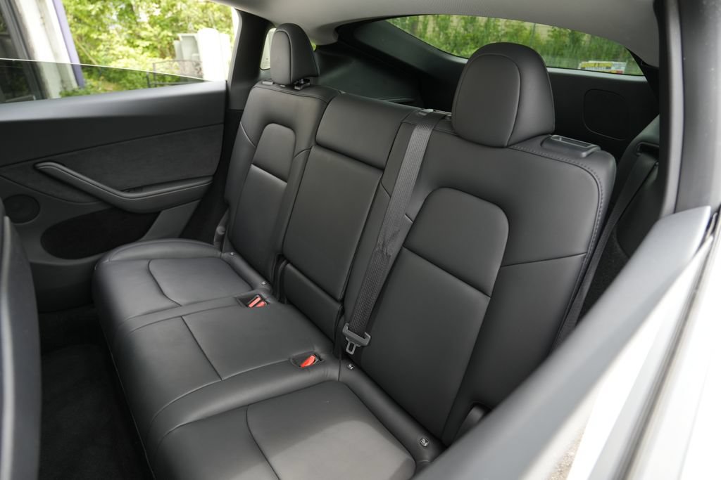 Used 2023 Tesla Model Y AWD image 24