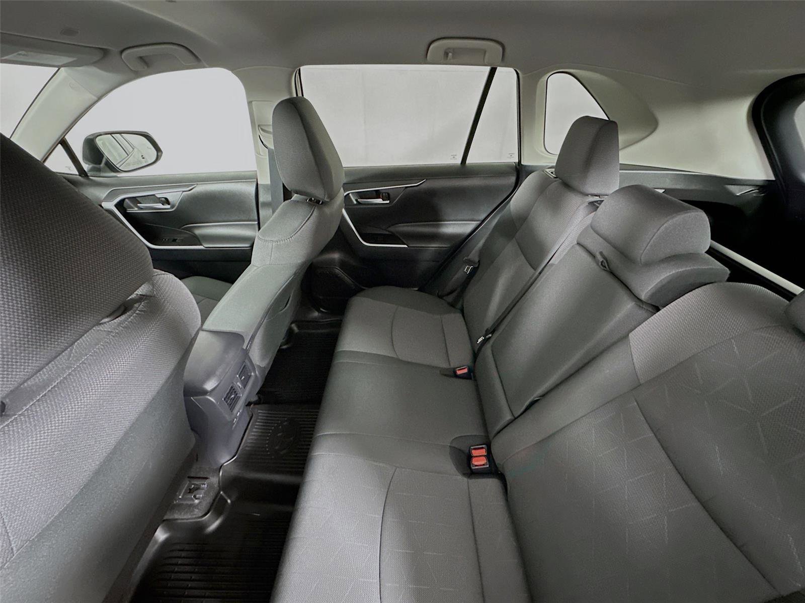 Used 2025 Toyota RAV4 XLE image 11