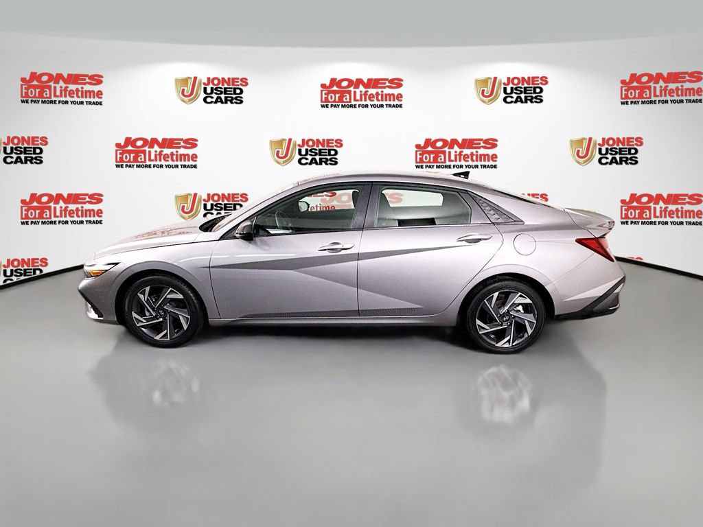 Certified 2025 Hyundai Elantra Sport FWD image 13