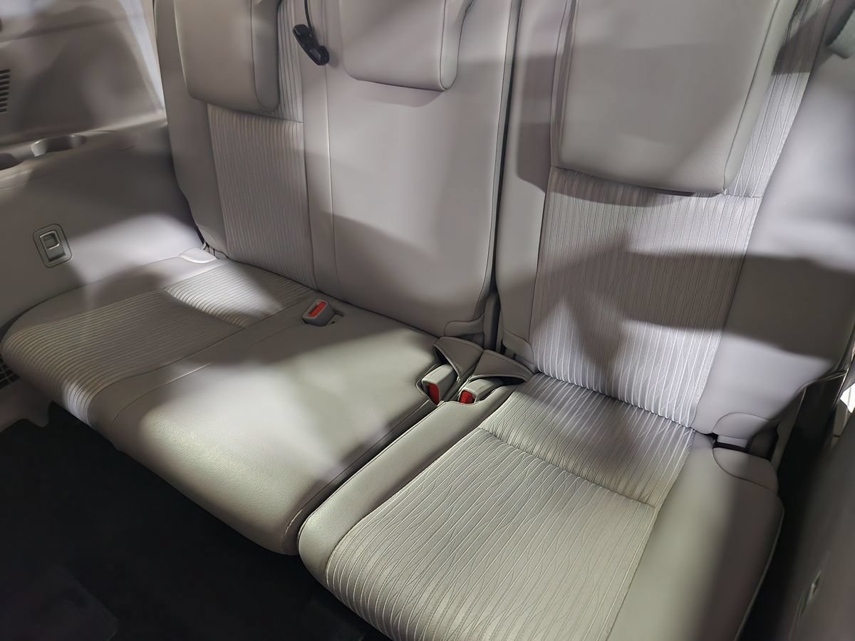 Used 2019 Toyota Highlander Plus FWD image 51