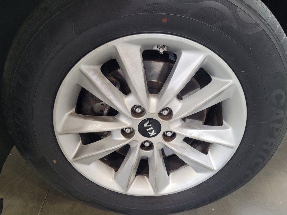Used 2019 Kia Sorento FWD image 31