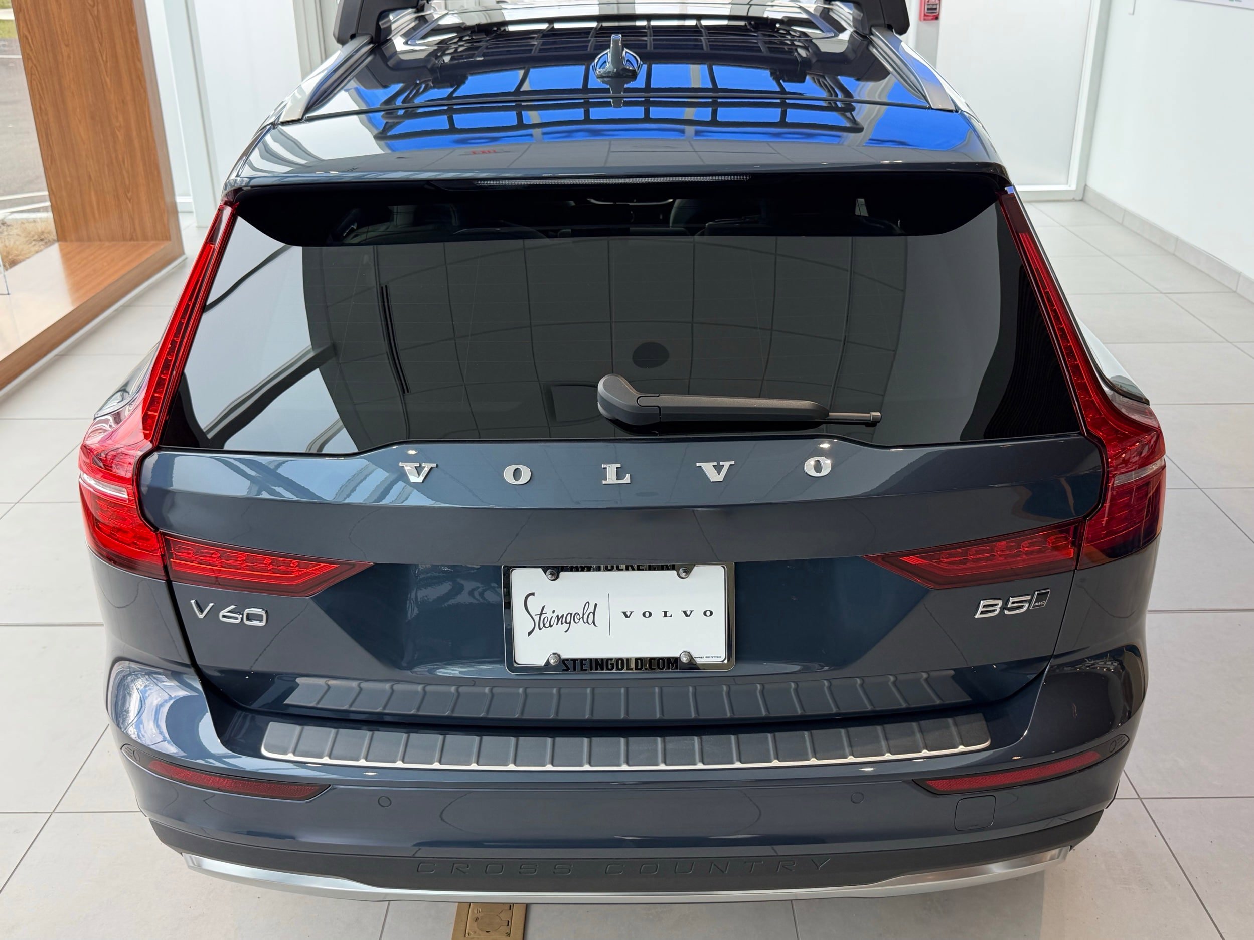 New 2026 Volvo V60 B5 Cross Country Ultra w/ Protection Package Premier AWD/4WD image 7