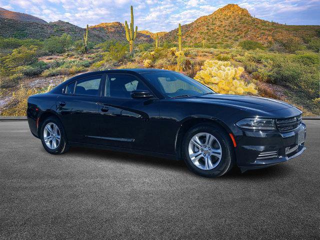 Used 2022 Dodge Charger SXT image 2