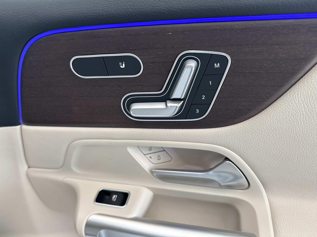 Used 2021 Mercedes-Benz GLB 250 image 15