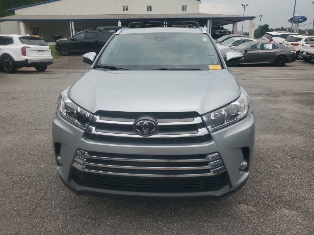 Used 2018 Toyota Highlander Limited FWD image 3