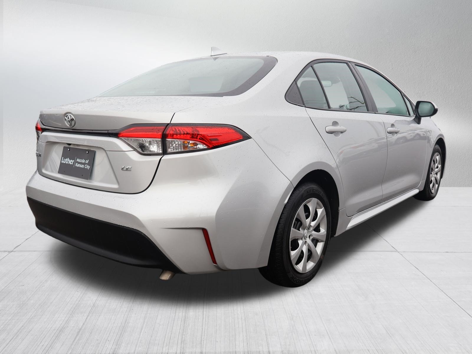 Used 2025 Toyota Corolla LE FWD image 7