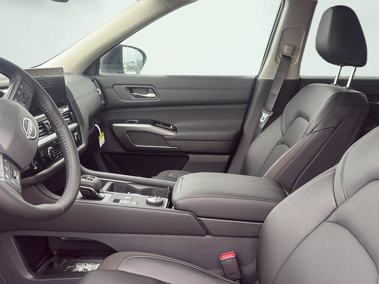 New 2026 Nissan Pathfinder SL AWD/4WD image 10